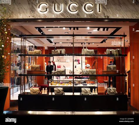 store manager gucci bologna